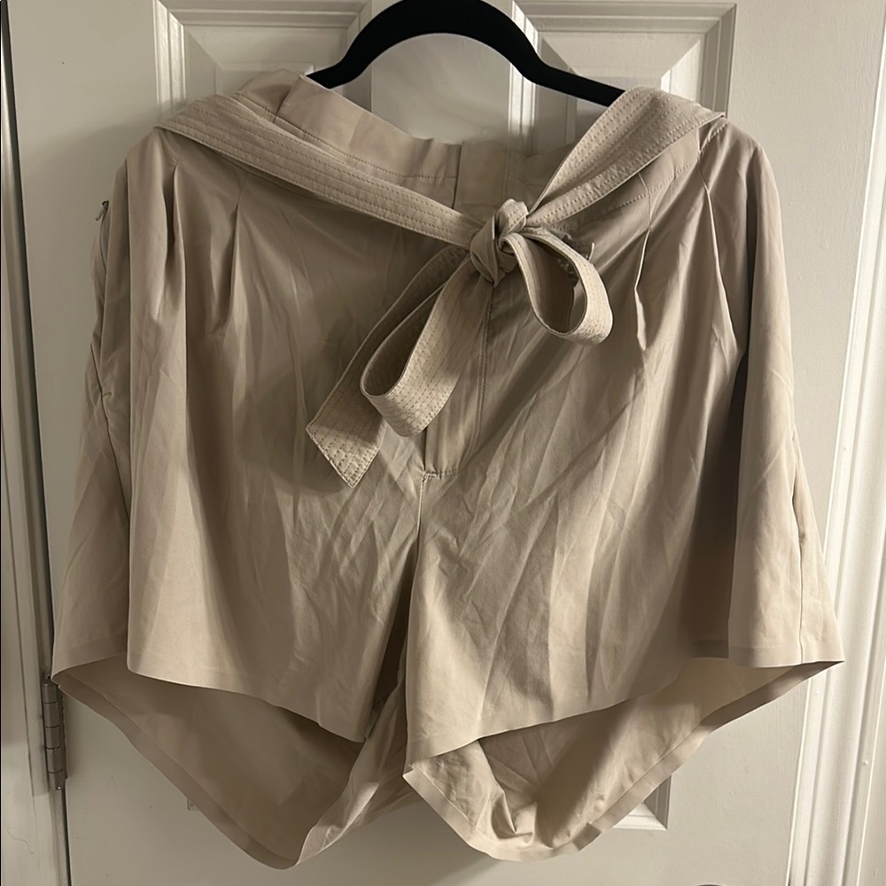 Athleta Women's Tan Shorts